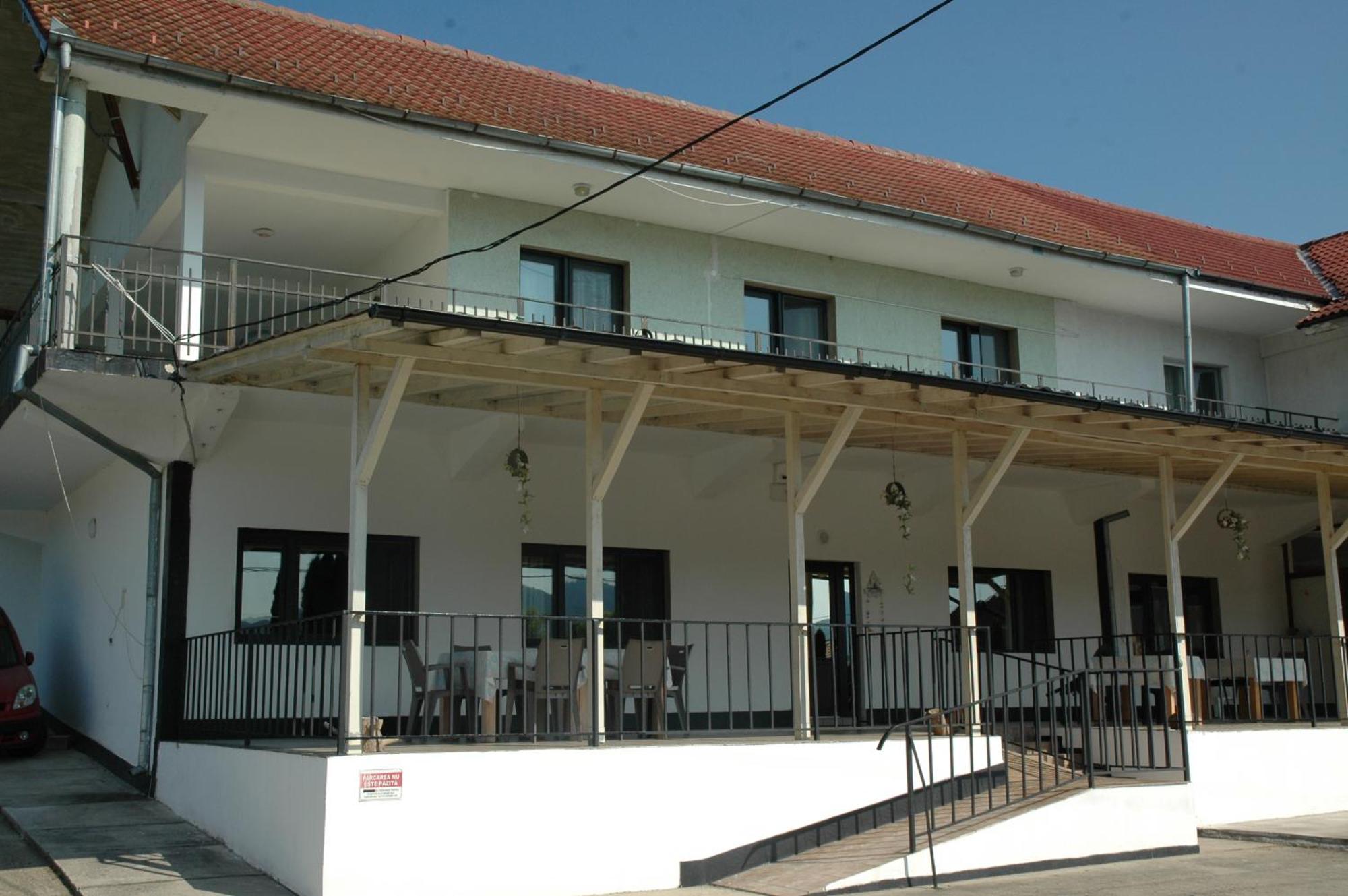 Casa Geppo - Camere De Inchiriat Ieşelniţa Eksteriør billede
